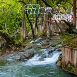 Hermoso paisaje del arroyo dentro del Balneario 'Las Huertas' en Tlaquiltenango, Morelos