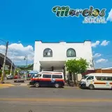 Paradero de combis en Tlaquiltenango centro.