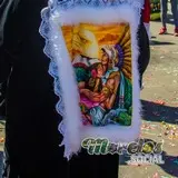 Guerrero azteca (Popocatepetl) y mujer dormida en traje de Chinelo