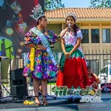 Pequeñas reinas del carnaval de Morelos, dando discurso por su participación en la divertida fiesta
