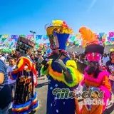 Chinelos incorporándose a la comparsa.