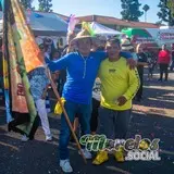 Las banderas de la comparsa en carnaval morelense 2021.