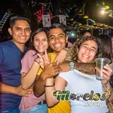 Contentos los amigos que saludan a la cámara desde Tlaltizapán Morelos.