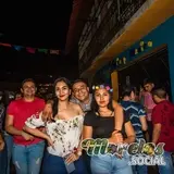 Amigos saludando desde el primer encuentro de comparsas en Tlaltizapán 2022