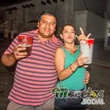 Brindando y saludando la gente en Tlaltizapán.