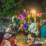Chinelos en el centro de Tlaltizapán, encuentro de comparsas 2022.