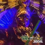 Guerrero acompañando a la reina del primer encuentro de comparsas en Tlaltizapán.