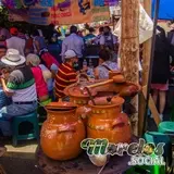 Cazuelas de barro con los guisos que se vendian en la Feria