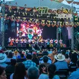 Rondalla Cultural Tepozteca junto Chinelo tradicional de Tepoztlan