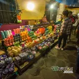 Recorriendo el tianguis grande de Yecapixtla el sábado por la noche.