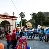 A la entrada del panteón municipal de Tlayacapan, Morelos.