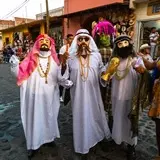 Los Jeques con la copa del mundo en Tlayacapan, Morelos.