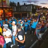 La banda interpretando los sones de chinelo.