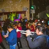 La noche de chinelos continua en el pueblo de Tlayacapan.