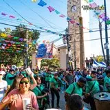 La banda de viento durante el brinco de chinelo en carnaval Jiutepec 2023.