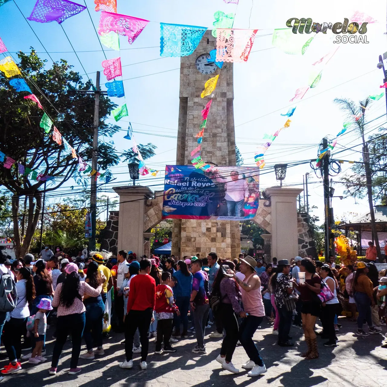 Brinco de chinelo en carnaval Jiutepec 2023.