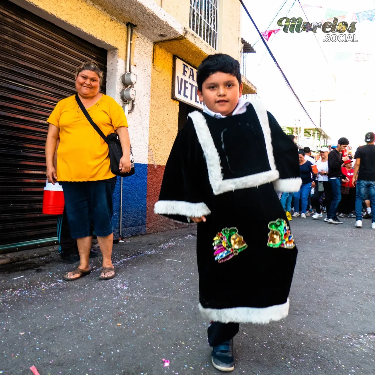 Pequeño chinelo danzando en el carnaval de Jiutepec Morelos.