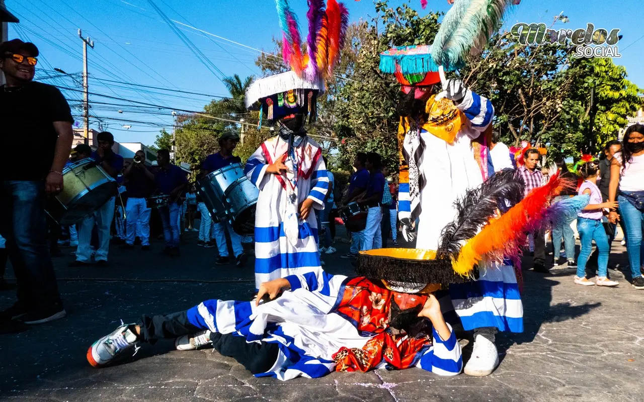 Chinelos en el carnaval de Jiutepec, Morelos 2023.