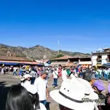 Brinco de chinelo en la plaza de Tepoztlán.