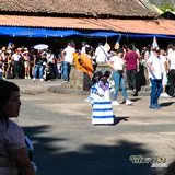 Chinelito brincando en Tepoztlán.