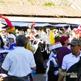 Los chinelos que bailan alegremente.