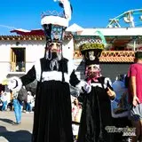 Familia de chinelos en Tepoztlán.