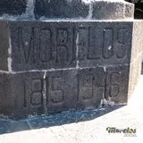 Inscripción en la escultura del “Morelotes”