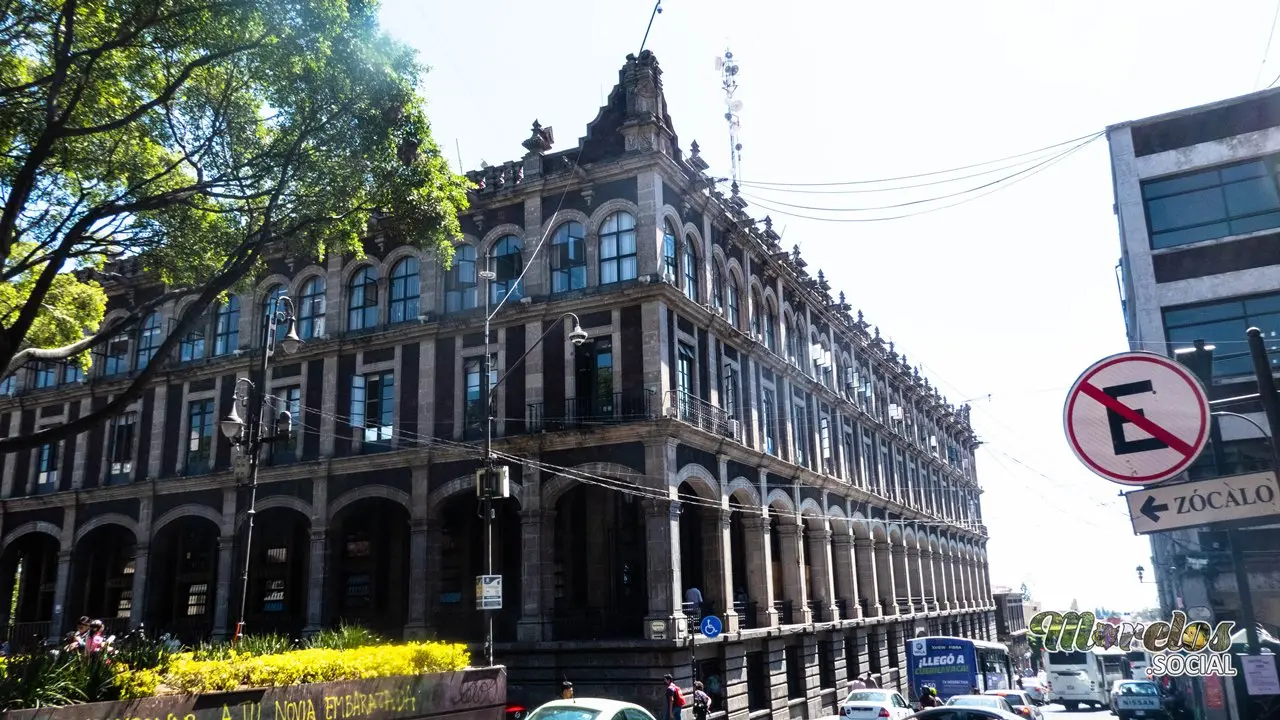 Costado del palacio de gobierno en Cuernavaca.