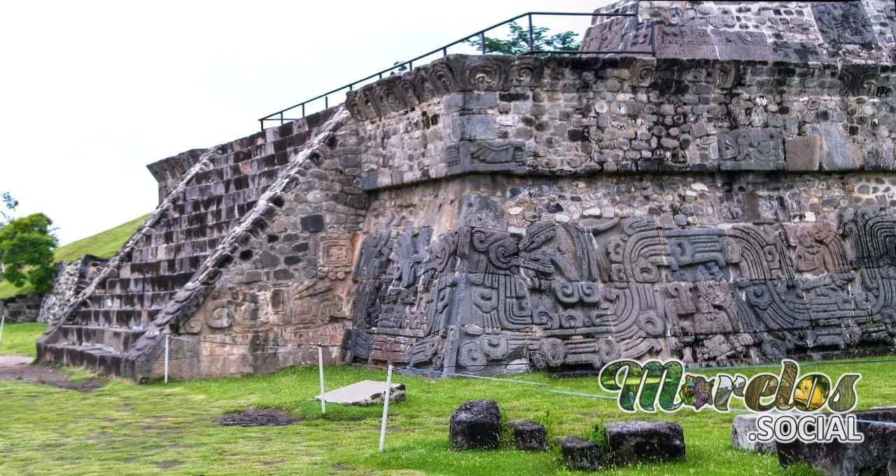 Pirámide de las serpientes emplumadas Xochicalco.