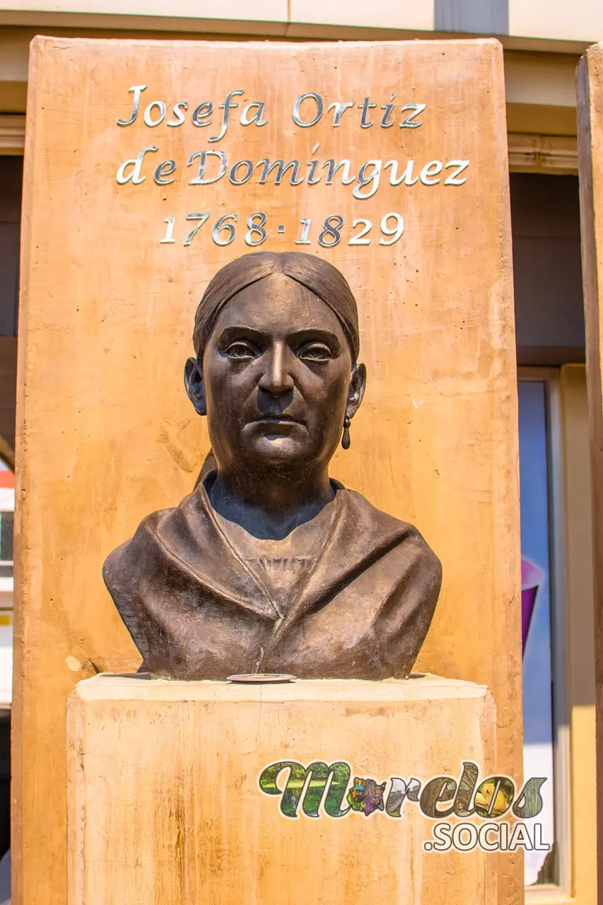 Jojutla, Morelos - Monumento a Josefa Ortiz de Domínguez en el Zócalo