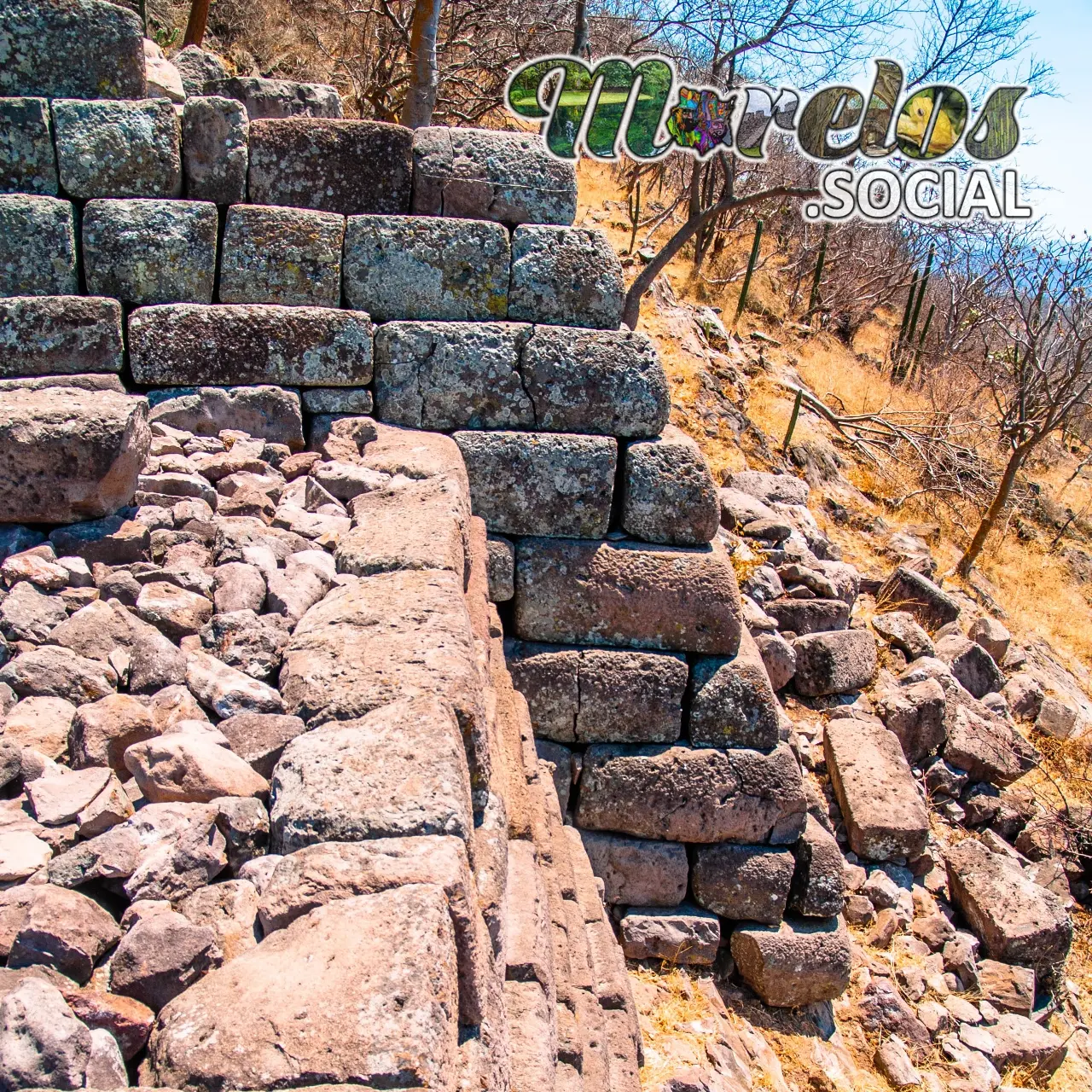 Plataforma megalitica en la zona arqueologica de Chimalacatlán, Morelos