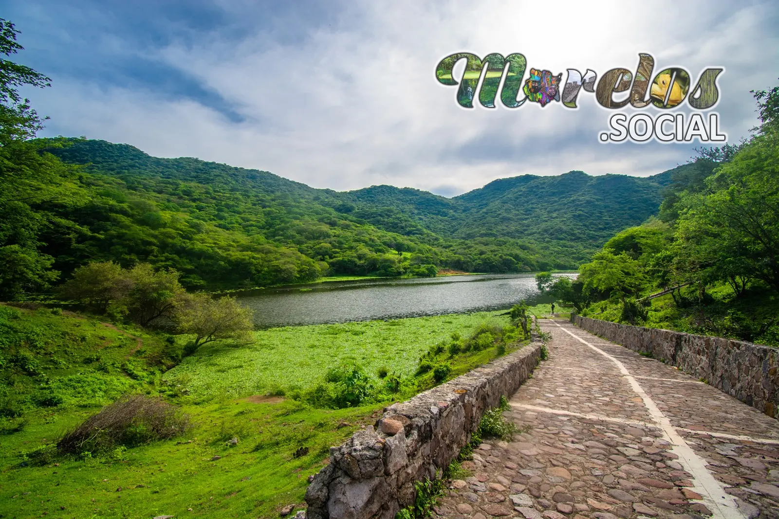 Paisaje de la presa Cruz Pintada en la Sierra de Huautla de Morelos