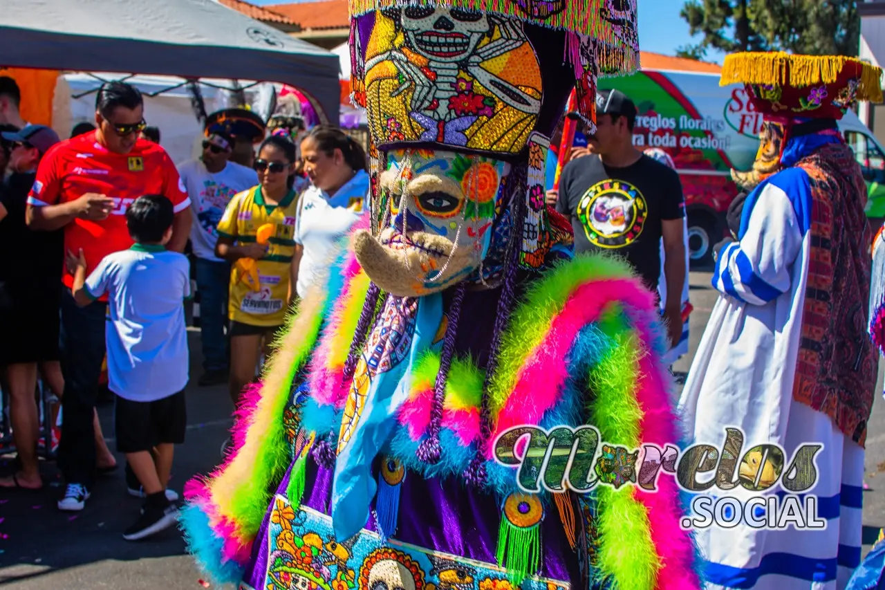 Chinelo colorido de catrinas en el Carnaval Morelense USA 2022