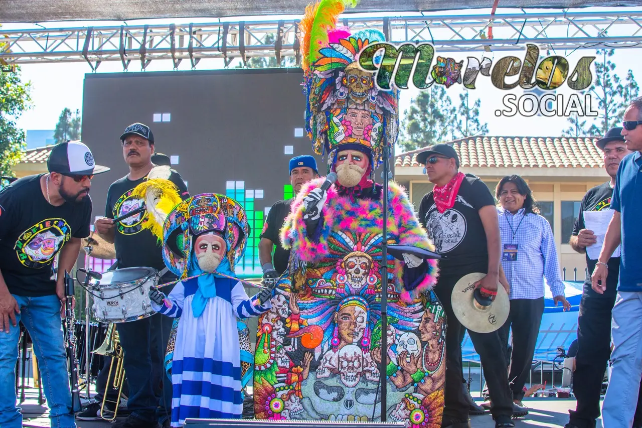 Carnaval Morelense en Santa Ana Calofornia. Chinelos y Banda de viento