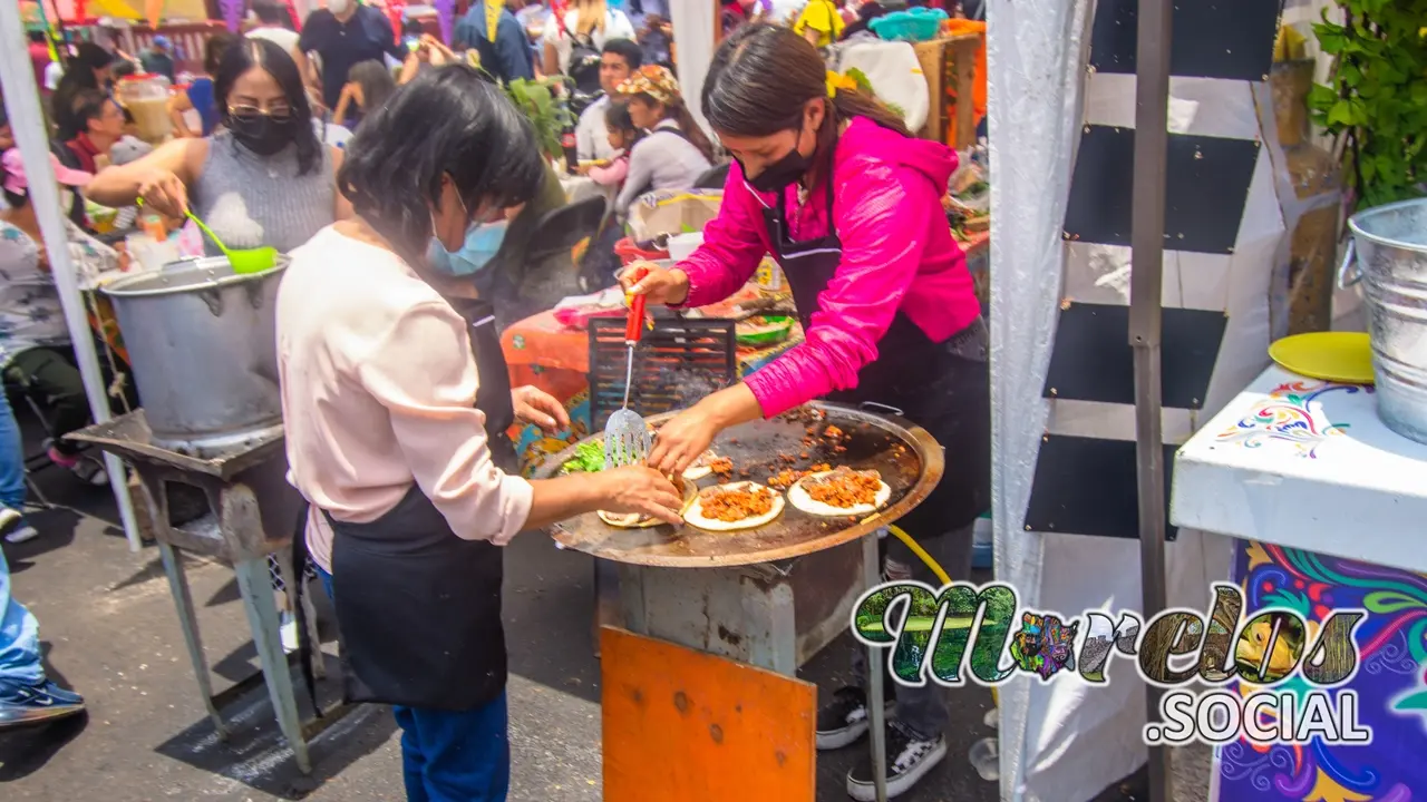 Preparando la comida al calor del comal