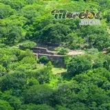 Cancha de juego de pelota mesoamericana construido como plataforma megalítica