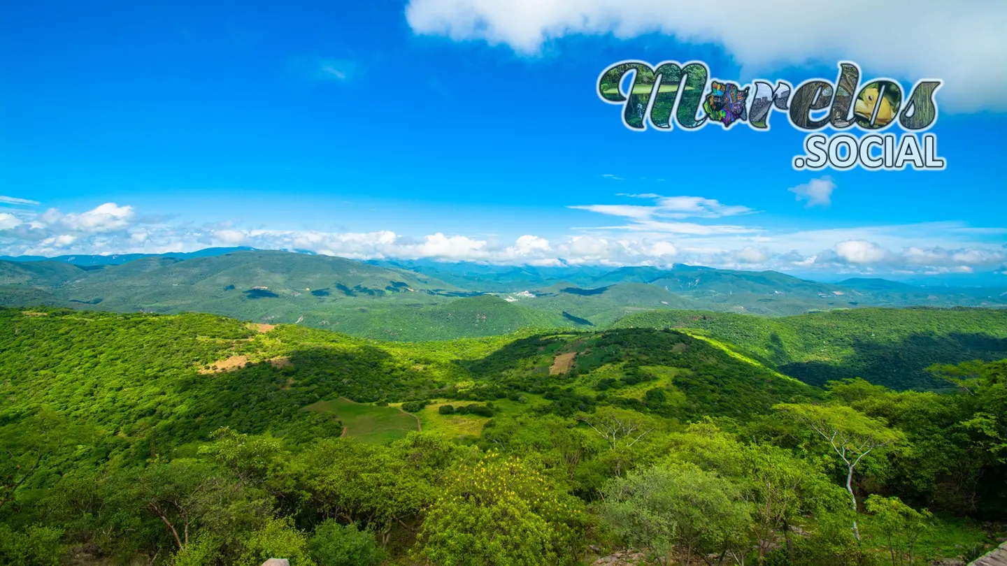 Sierra de Huautla desde la zona arqueológica de Chimalacatlan