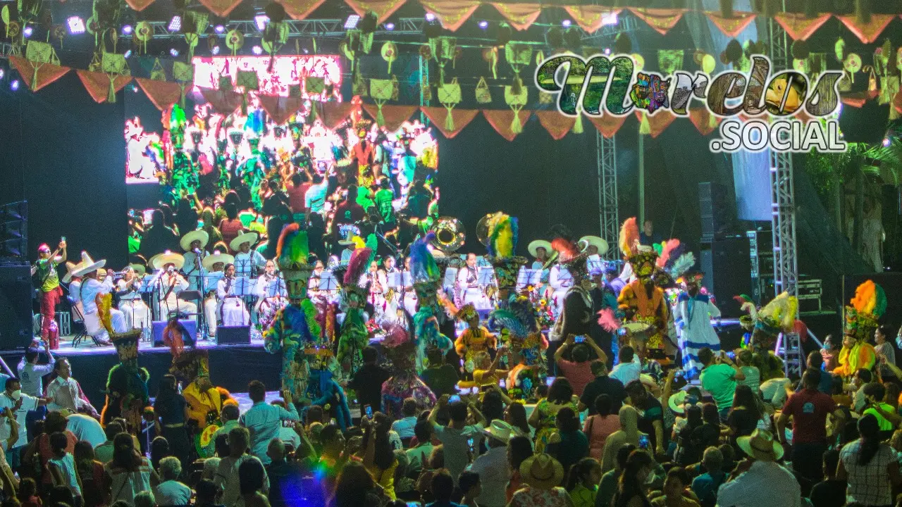 Chinelos en el zocalo de Tlaltizapan, festival Zapata Vive 2022