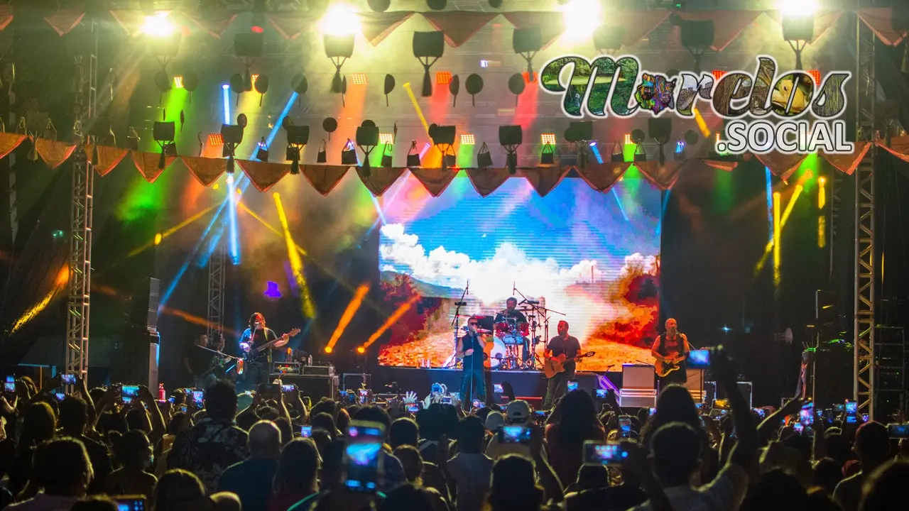 Concierto en el zócalo de Tlaltizapán.