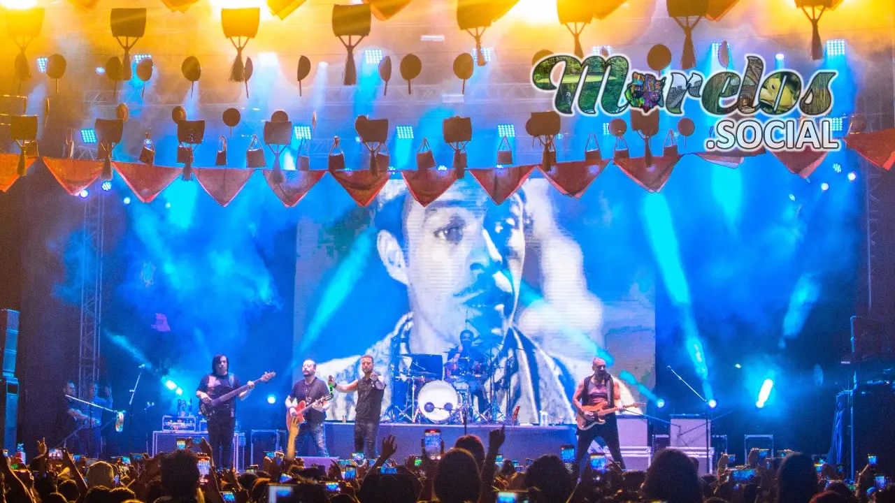 Concierto en el zócalo de Tlaltizapán.