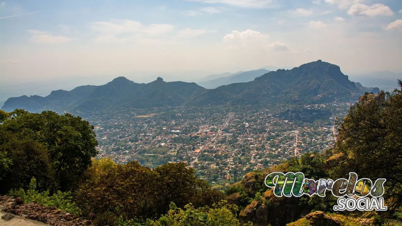 Entre los jorobados, el municipio de Tepoztlán Morelos.