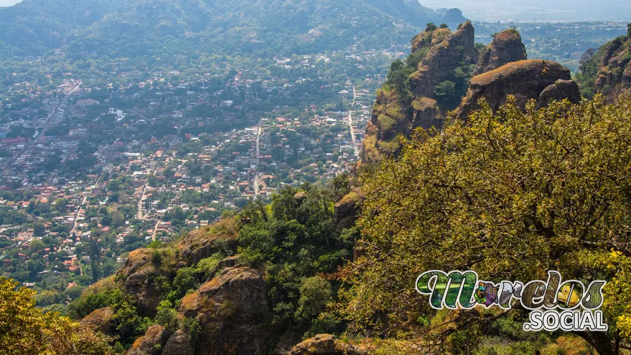 La vista del pueblo desde la cima del Tepozteco.