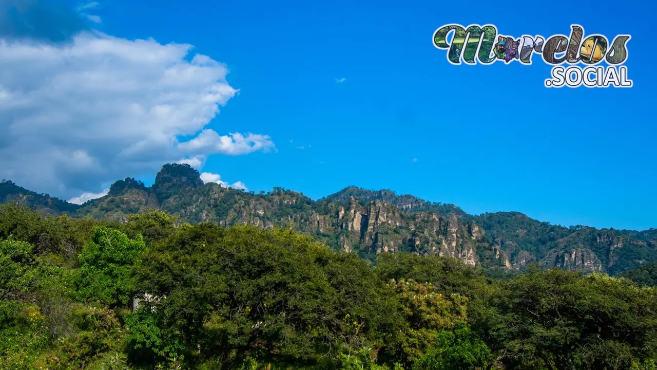 Cerros en Amatlán de Quetzalcóatl, Tepoztlan.