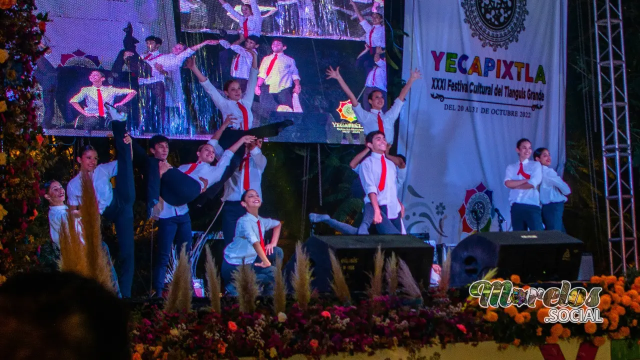 Ballet Córdova Veracruz en presentación Yecapixtla Morelos.