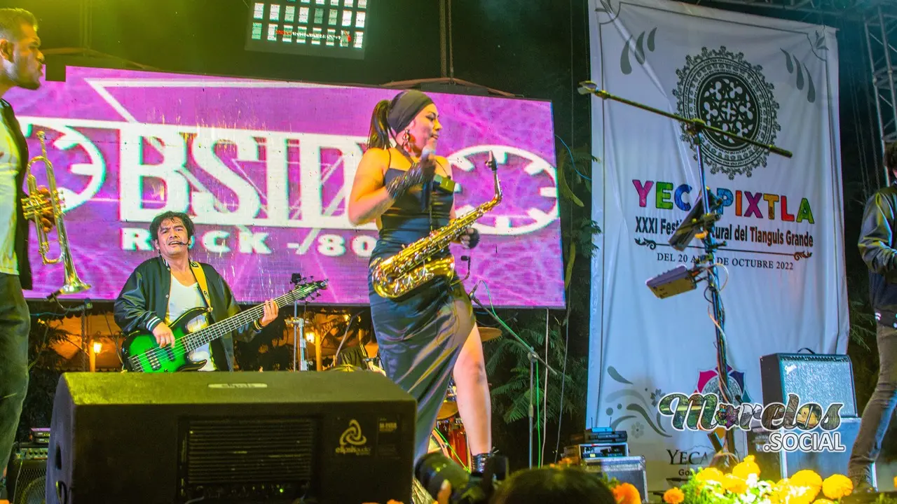 B-side rock de los ochentas en festival cultural del tianguis grande.