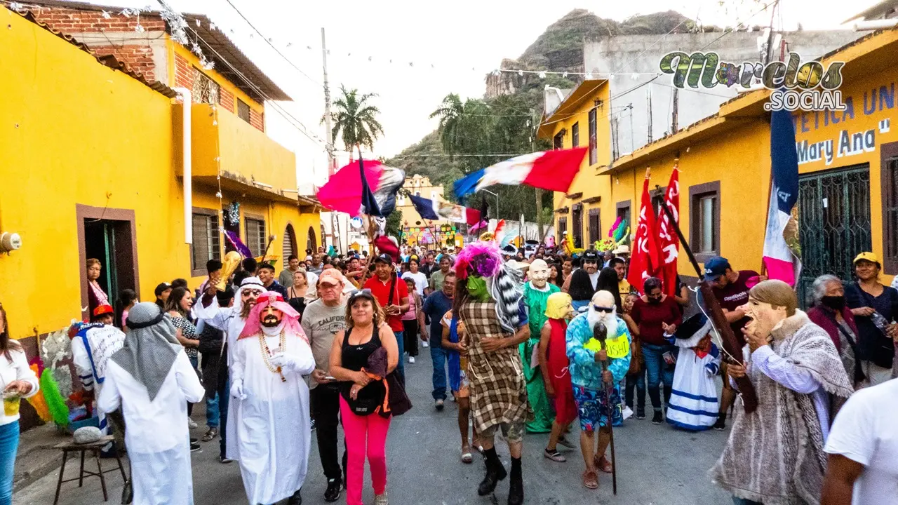 Hermosa imagen carnavalera en Tlayacapan, Morelos.