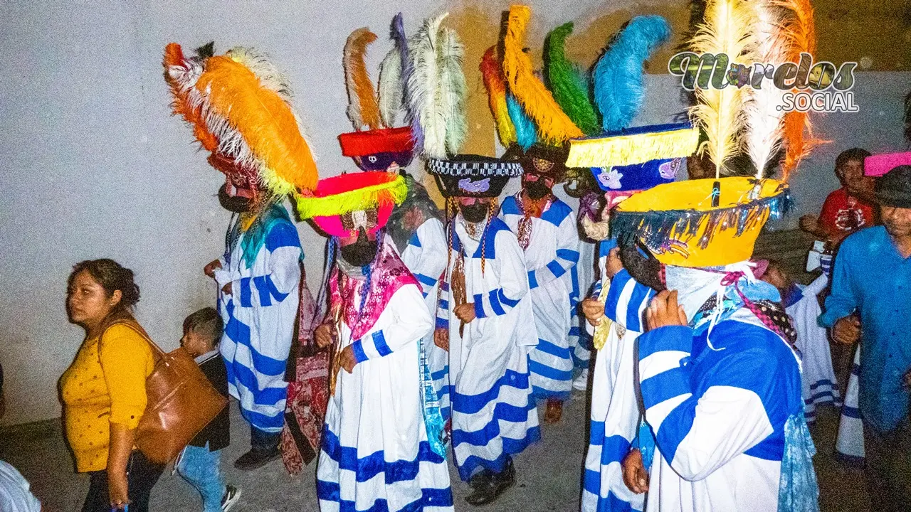 Los tradicionales chinelos de Tlayacapan.