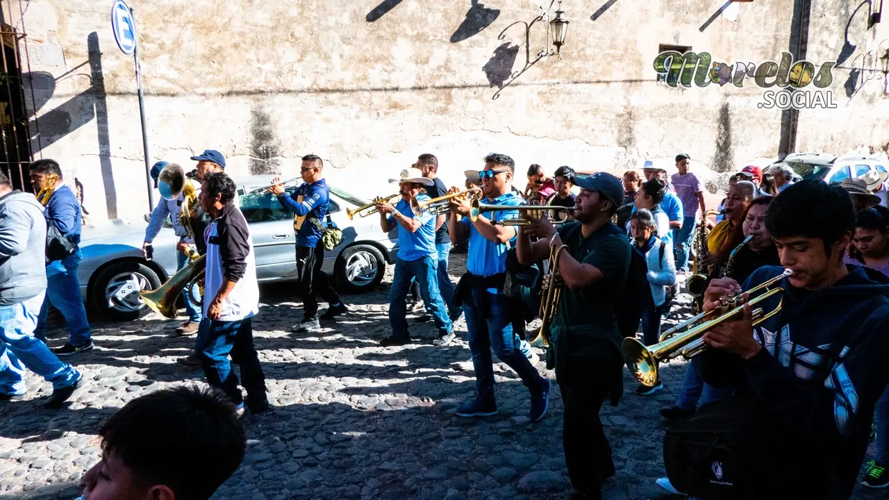 La banda de viento interpretando los sones de chinelo Tlayacapan, Morelos.