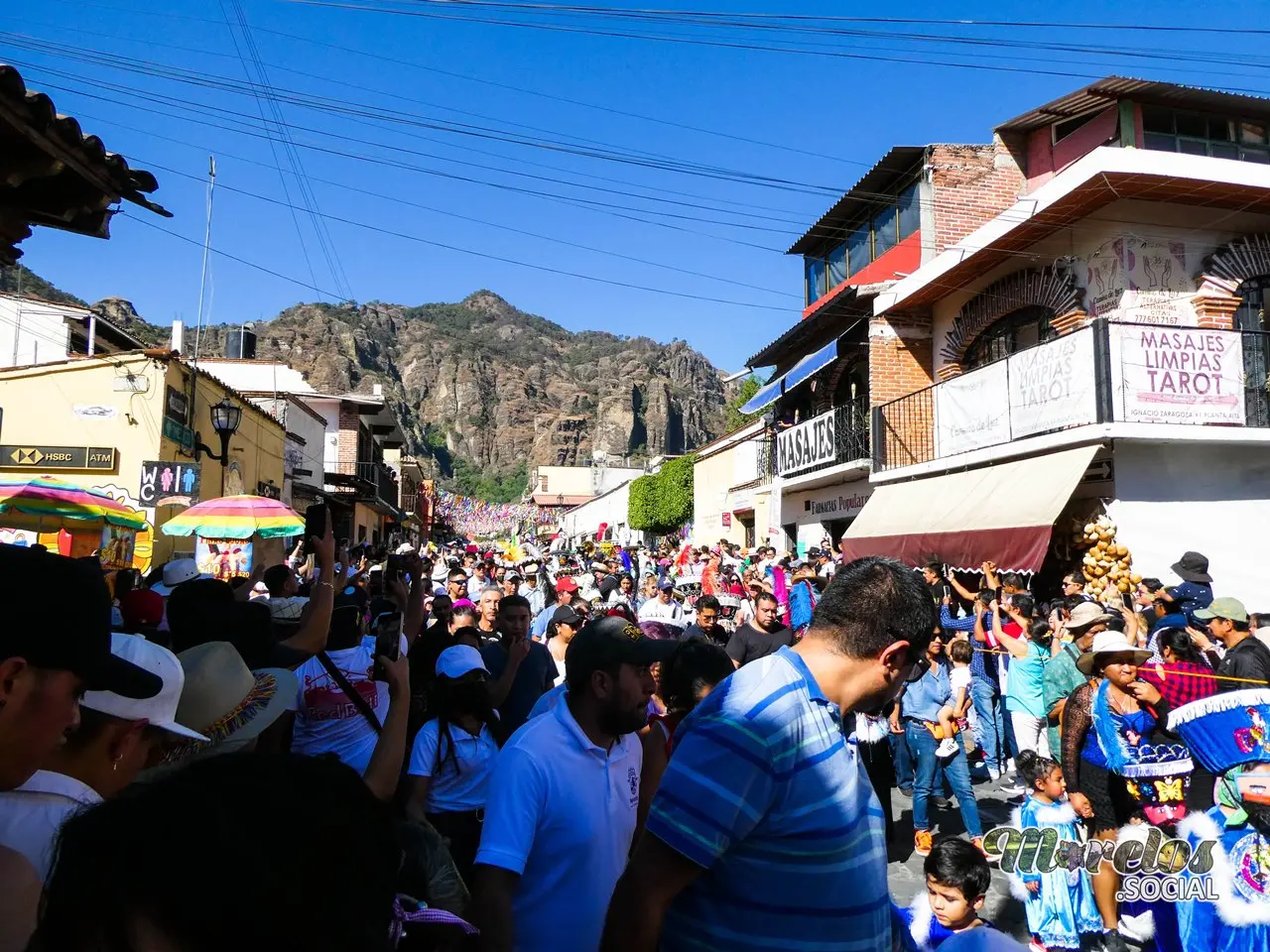 Sábado de carnaval en Tepoztlán, Morelos.