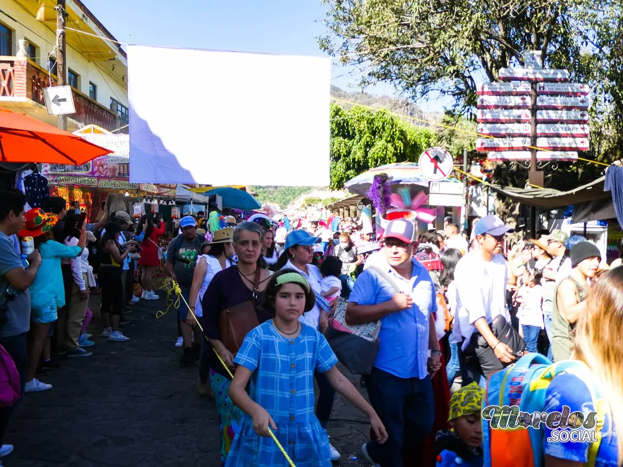 Av. Cinco de Mayo en Tepoztlán.